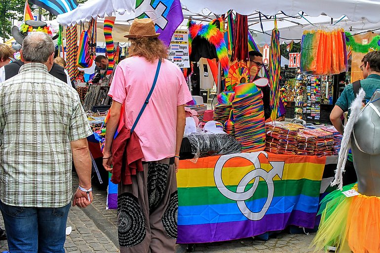 KEP: ruchy LGBT+ proponują stosowanie metody małych kroków