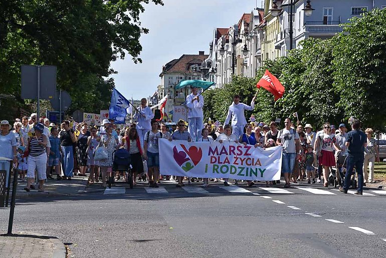 „I ślubuję Ci”. Bydgoski Marsz dla Życia i Rodziny już w niedzielę